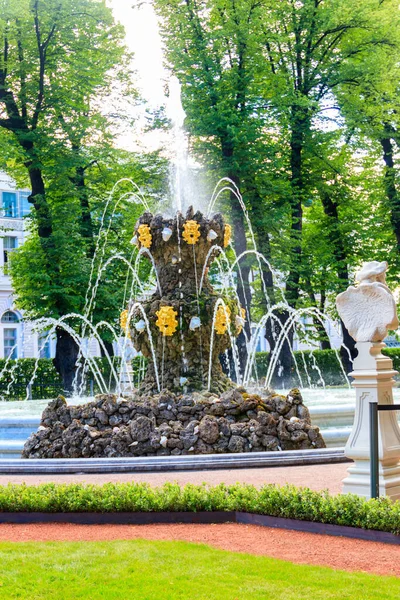 Fontána Koruna Starém Městském Parku Letní Zahrada Petrohradě Rusko — Stock fotografie