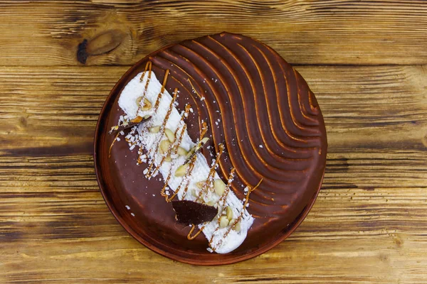 Leckerer Schokoladenkuchen Auf Einem Holztisch Ansicht Von Oben — Stockfoto