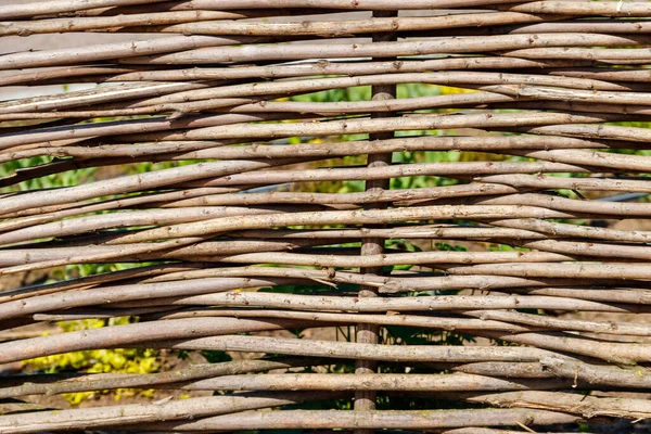 Dekoratif Köy Hasır Çitlerinin Arka Planı — Stok fotoğraf