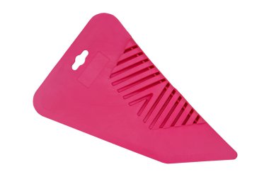 Beyaz arkaplanda izole edilmiş duvar kağıtları için pembe plastik spatula