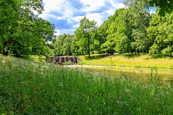 Puente Cascada Puente Del Diablo Parque Catherine Pushkin Tsarskoye Selo — Foto de Stock