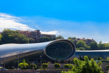 Tiflis, Georgia - 1 Mayıs 2018: Rike Park 'taki Konser Müzik Tiyatrosu Sergisi Salonu