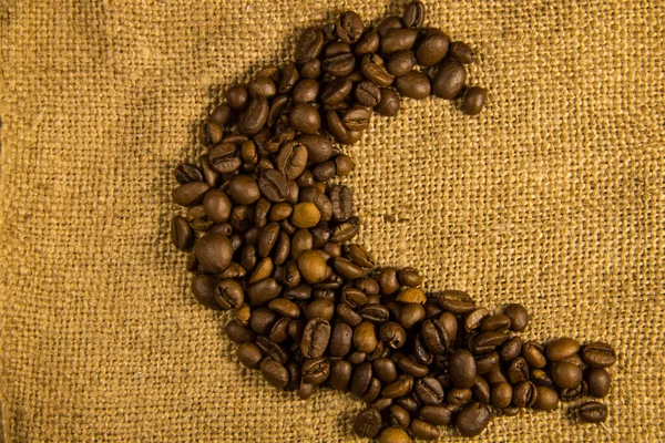 Grãos Café Torrados Dispostos Forma Lua Pano Saco Tecido Fundo — Fotografia de Stock