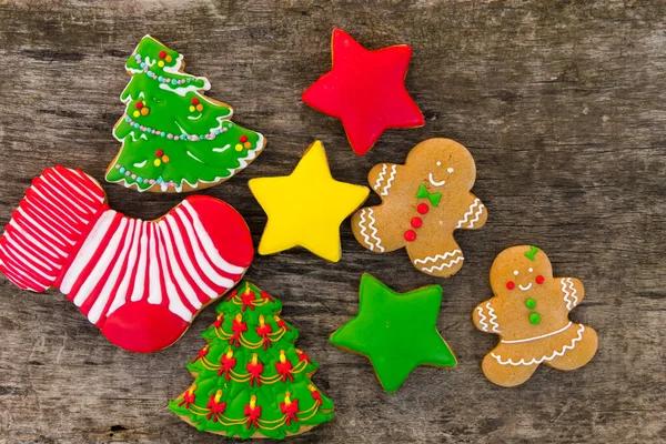 Chutné Slavnostní Vánoční Cukroví Tvaru Vánočního Stromku Perníkového Muže Hvězdy — Stock fotografie