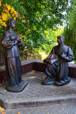 Myrhorod, Ukrayna - 26 Ağustos 2018: Myrhorod, Ukrayna 'da Rus yazar Nikolai Gogol' un heykelleri