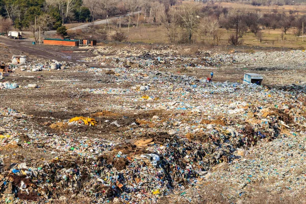 Horishni Plavni Ουκρανία Φεβρουαρίου 2020 Φτωχοί Άνθρωποι Συλλέγουν Σκουπίδια Στην — Φωτογραφία Αρχείου