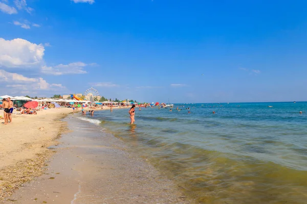Лазурне Украина Июля 2020 Года Неизвестные Пляже Черного Моря Лазурном — стоковое фото