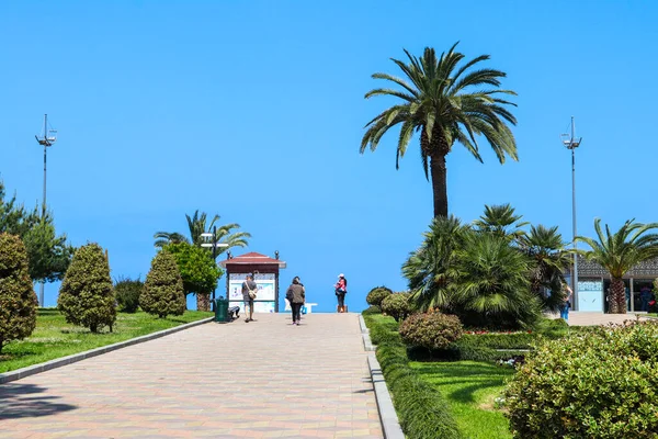 Batumi Adjara Georgia Května 2018 Neznámí Chodí Odpočívají Bulváru Batumi — Stock fotografie