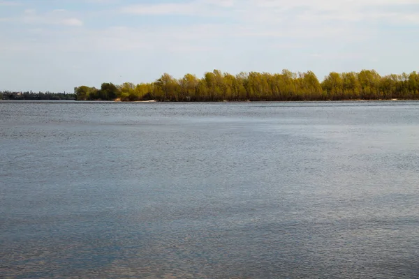 Dinyeper nehrinin manzarası