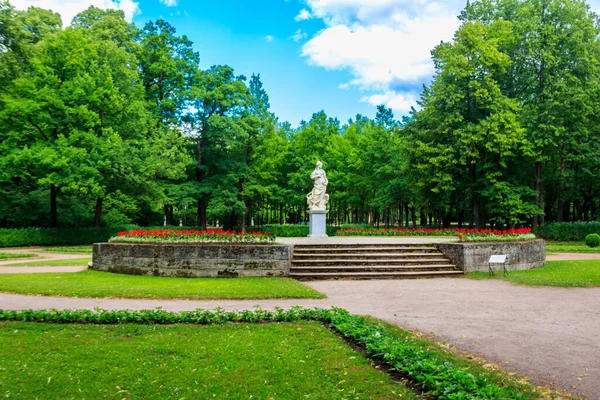 Estatua Alegórica Mármol Paz Parque Pavlovsk Rusia — Foto de Stock