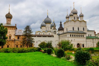 Rostov Kremlin 'in mimari topluluğu Rostov Veliky, Rusya' da. Rusya 'nın altın yüzüğü