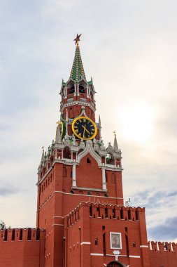 Kremlin 'in Moskova, Rusya' daki Kızıl Meydan 'daki Spasskaya Kulesi