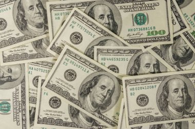 Yüz dolarlık banknotların arka planı.