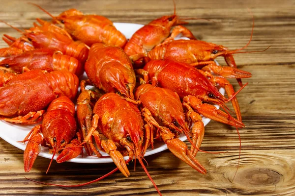 Cangrejos Río Cocidos Plato Sobre Mesa Madera — Foto de Stock