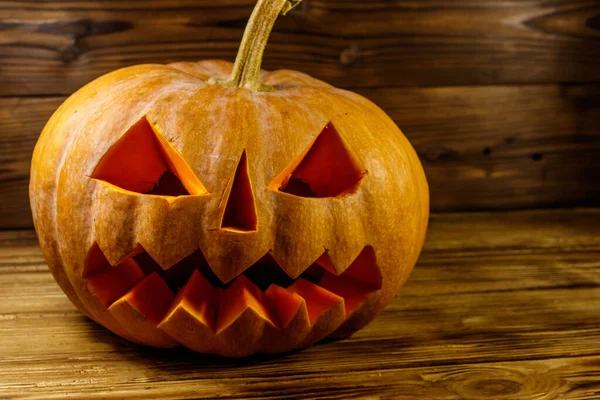 Espeluznante Calabaza Halloween Jack Linterna Sobre Fondo Madera —  Fotos de Stock