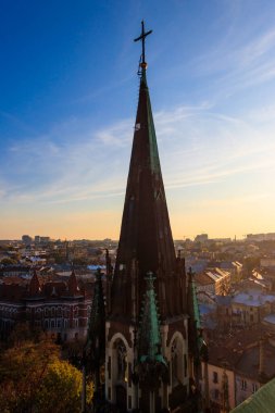 Aziz Kilisesi 'nin çan kulesinden Lviv şehri manzarası. Olha ve Elizabeth. Lvov şehri, Ukrayna