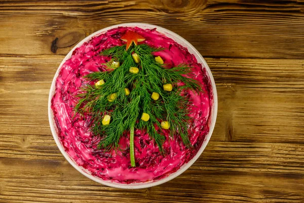 Geleneksel Rus salatası 