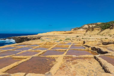 Malta 'nın Gozo adasında tuzluk manzarası