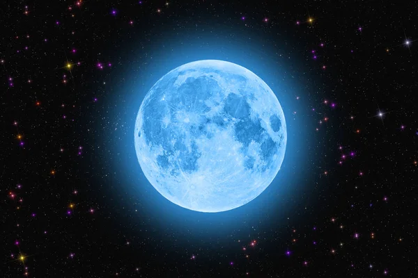 Blue Super Moon Brillando Contra Colorido Cielo Estrellado Fondo Oscuro — Foto de Stock