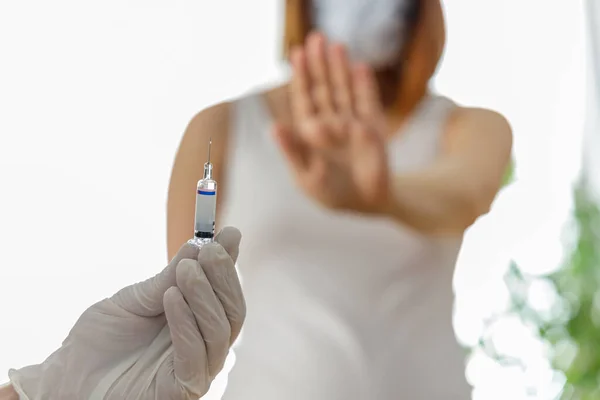 Donna Che Indossa Maschera Contro Vaccinazione — Foto Stock
