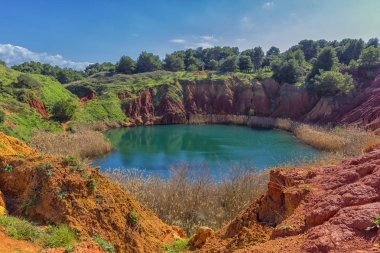 : Salento: Otranto, boksit ocağı mağara