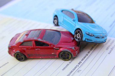 Motorlu araç çarpışma iki araba arasında