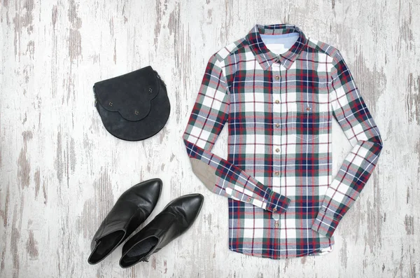 Kareli Gömlek Siyah Ayakkabılar Moda Kavramı — Stok fotoğraf