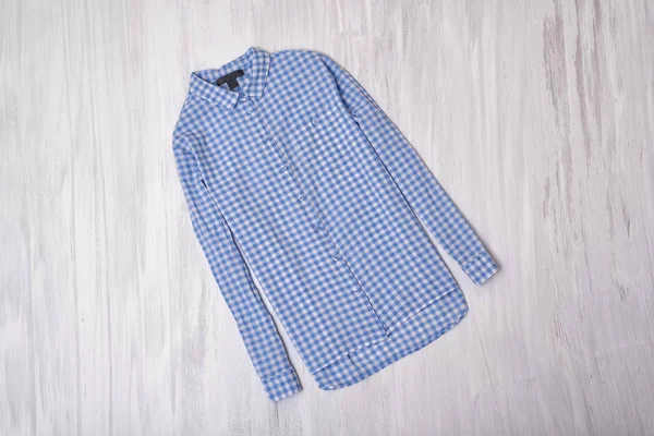 Camisa Xadrez Azul Sobre Fundo Madeira Conceito Moda — Fotografia de Stock