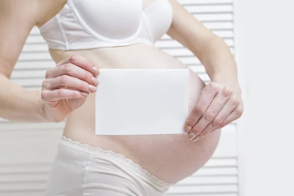 Těhotná Žena Ruce Bílý Prázdný List Břicho Pozadí Těhotná Koncepce — Stock fotografie