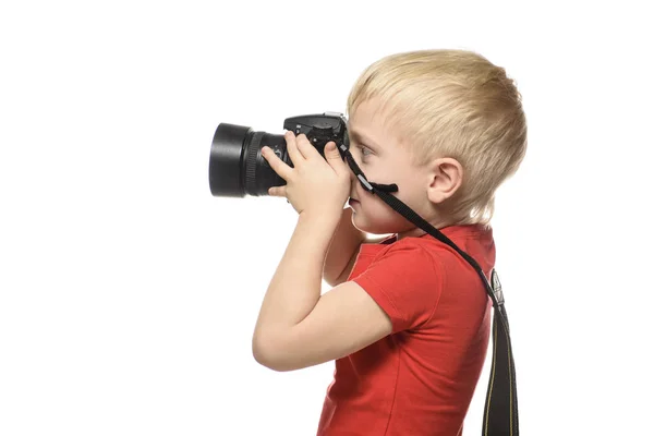 Mladý Blonďák Červené Košili Kamerou Portrét Izolované Bílém Pozadí Boční — Stock fotografie