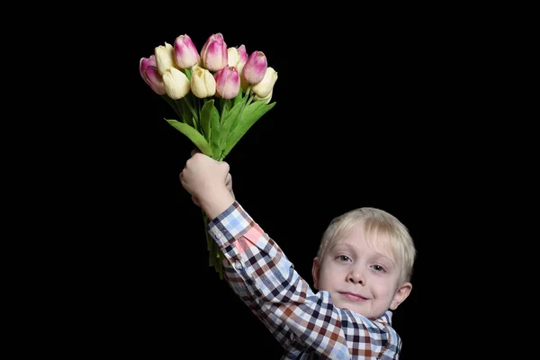 Pequeño Niño Rubio Sonriente Sosteniendo Ramo Tulipanes Retrato Aislar Sobre — Foto de Stock
