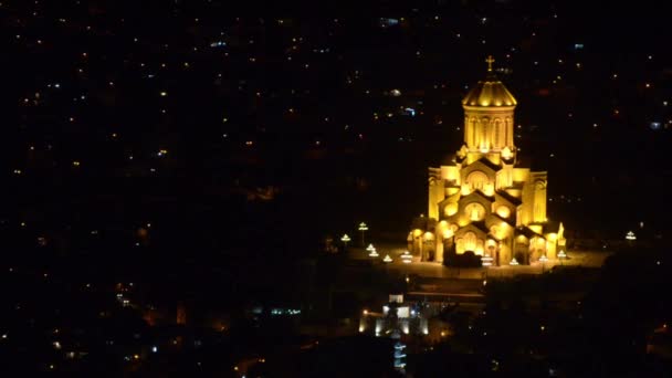 Kathedraal Van Heilige Drie Eenheid Sameba Tbilisi Nacht Bovenaanzicht — Stockvideo