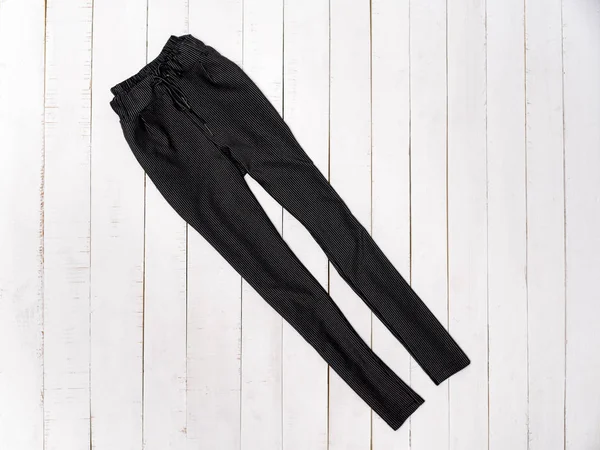 Черный тюль и бежевая юбка — стоковое фото