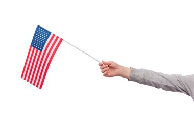 Beyaz arka planda ABD bayrağını çocuklar tutuyor. Amerika Birleşik Devletleri Bayrağı.