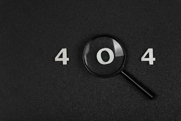 Числа 404 Збільшення Скла Чорному Тлі Концепція Помилки — стокове фото