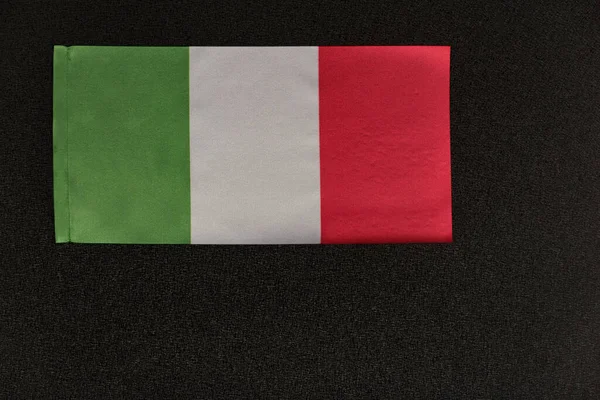 Olaszország Zászló Fekete Háttérrel Olasz Köztársaság Nemzeti Szimbóluma — Stock Fotó