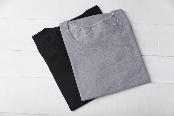 Camiseta Negra Gris Sobre Fondo Blanco Vista Superior Burlarse Camiseta —  Fotos de Stock