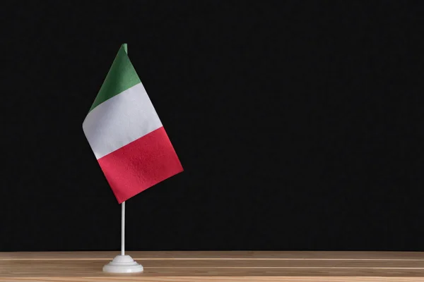 Bandiera Nazionale Italia Sfondo Nero Bandiera Tricolore Verde Bianco Rosso — Foto Stock