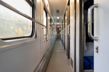 Boş tren vagonu. Coupe. Demiryolu seyahati. Tren yolculuğu kuralları.