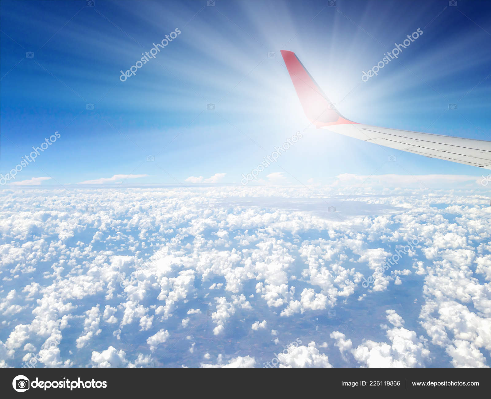 素晴らしい自然空を背景に 飛行中に空気中の飛行機の翼端小翼 ストック写真 C Pairhandmade 素晴らしい自然空を背景に 飛行中に空気中の飛行機の翼端小翼 ストック写真 C Pairhandmade