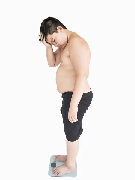 Kövér Ázsiai Fiú Csalódást Keltő Kövérség Állva Súlyú Gép — Stock Fotó