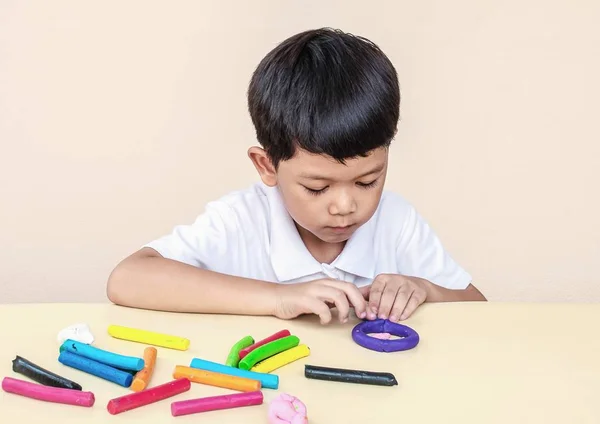 Asiatico Ragazzo Giocare Colorato Argilla Ragazzo Creativo Attività Concetto — Foto Stock