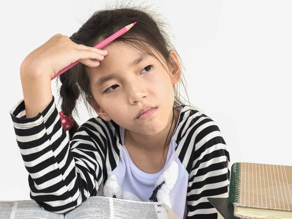 Asiatico Bambino Sta Pensando Durante Lettura Libro — Foto Stock