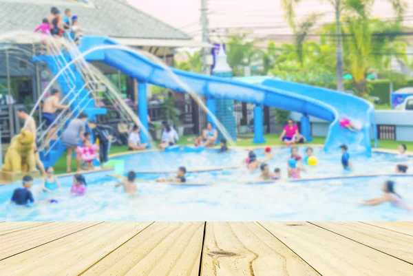 Foto Borrosa Personas Jugando Piscina — Foto de Stock