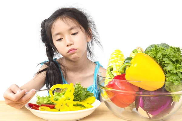 Asiatische Schöne Mädchen Zeigen Langweiligen Ausdruck Mit Frischem Bunten Gemüse — Stockfoto