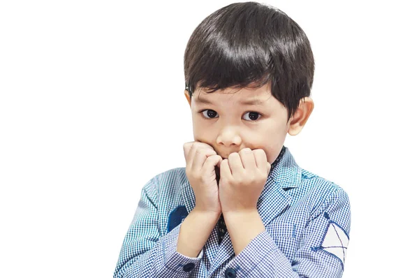 Азіатський Хлопчик Робить Вираз Емоцій Ізольовані Шпалерами Білого Кольору — стокове фото