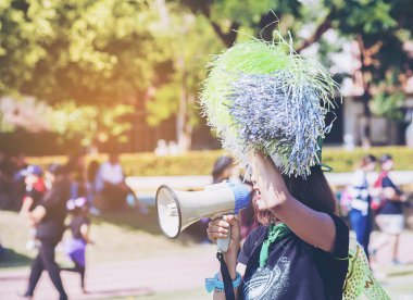Bayan tezahürat lideri sera ekibiyle okul spor günde tezahürat