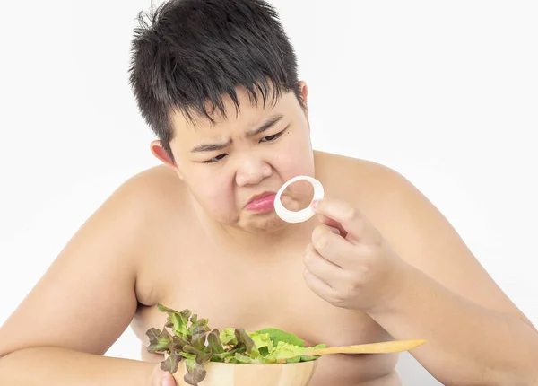 Dicker Junge Hasst Gemüsesalat — Stockfoto