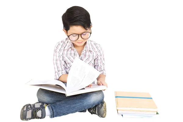 Yedi Yaşındaki Asyalı Çocuk Beyaz Bitti Izole Kitap Okuma — Stok fotoğraf