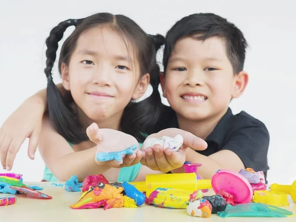Selettivo Focalizzato Bambini Asiatici Che Giocano Giocattoli Argilla Colorata — Foto Stock